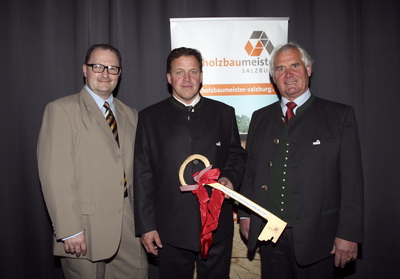 Mag. Karl Scheliessnig, LIM Friedrich Egger und KommRat Richard Rothböck bei der „Schlüsselübergabe“